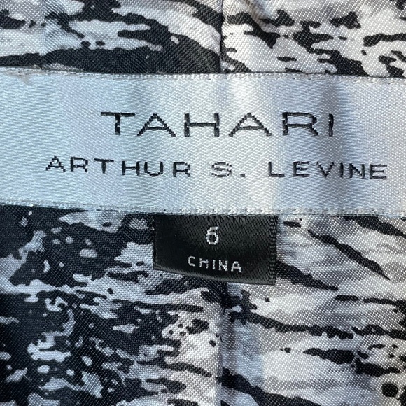 Tahari Arthur S. Levine Black Blazer w/Shiny Black Metal Buttons & Studs Size 6 - Picture 12 of 12